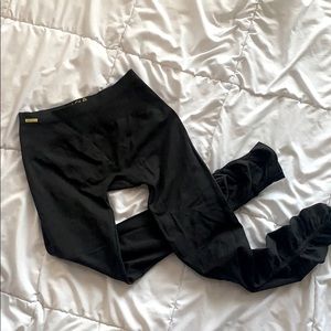 Lolë leggings w/ ankle ruffle